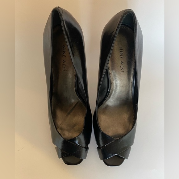 Nine West black 4” peep toe heels NWOT - Picture 2 of 6